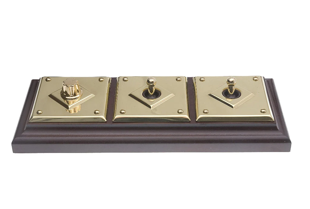 Classic 10 Series Plate With RJ45 CAT6 Data Outlet - Image 2