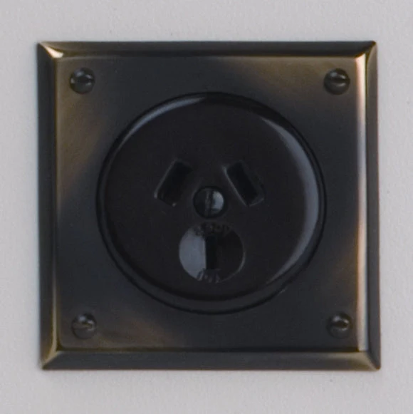 Classic 10 Series Single Power Point Outlet In Brown - Image 3
