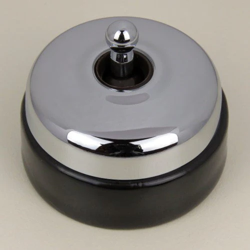 Classic 30 Series 10a Toggle Switch With Smooth Shallow Cover And Porcelain Base - Image 4