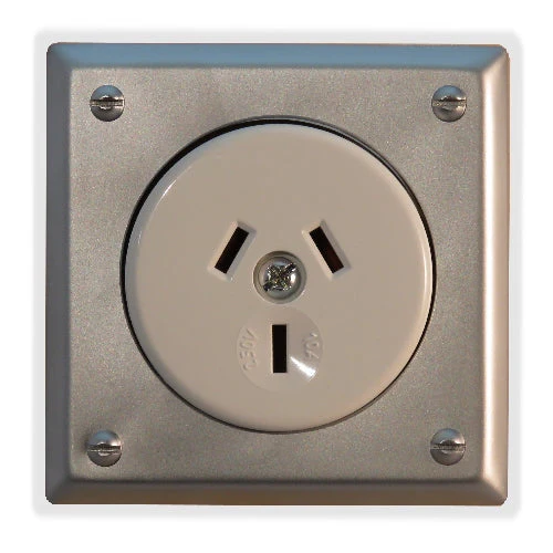 Classic 10 Series Single Power Point Outlet In White - Image 3