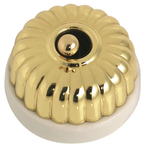 Classic 20 Series 10a Toggle Switch With Fluted Cover And Porcelain Base - Image 10