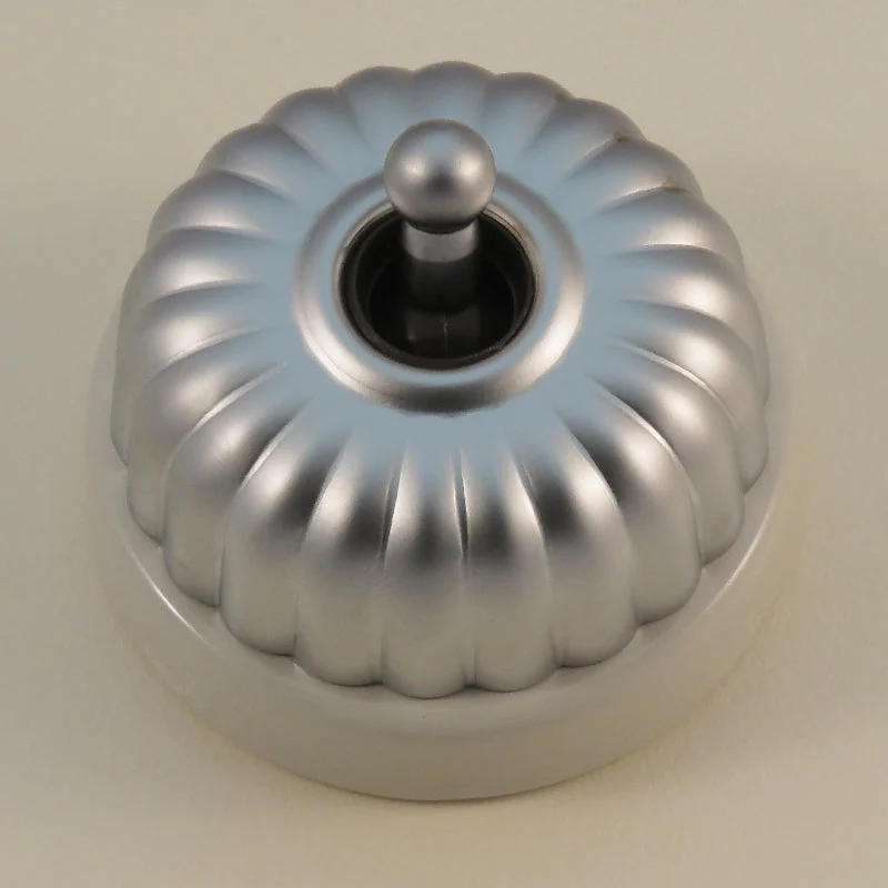 Classic 20 Series 10a Toggle Switch With Fluted Cover And Porcelain Base - Image 12