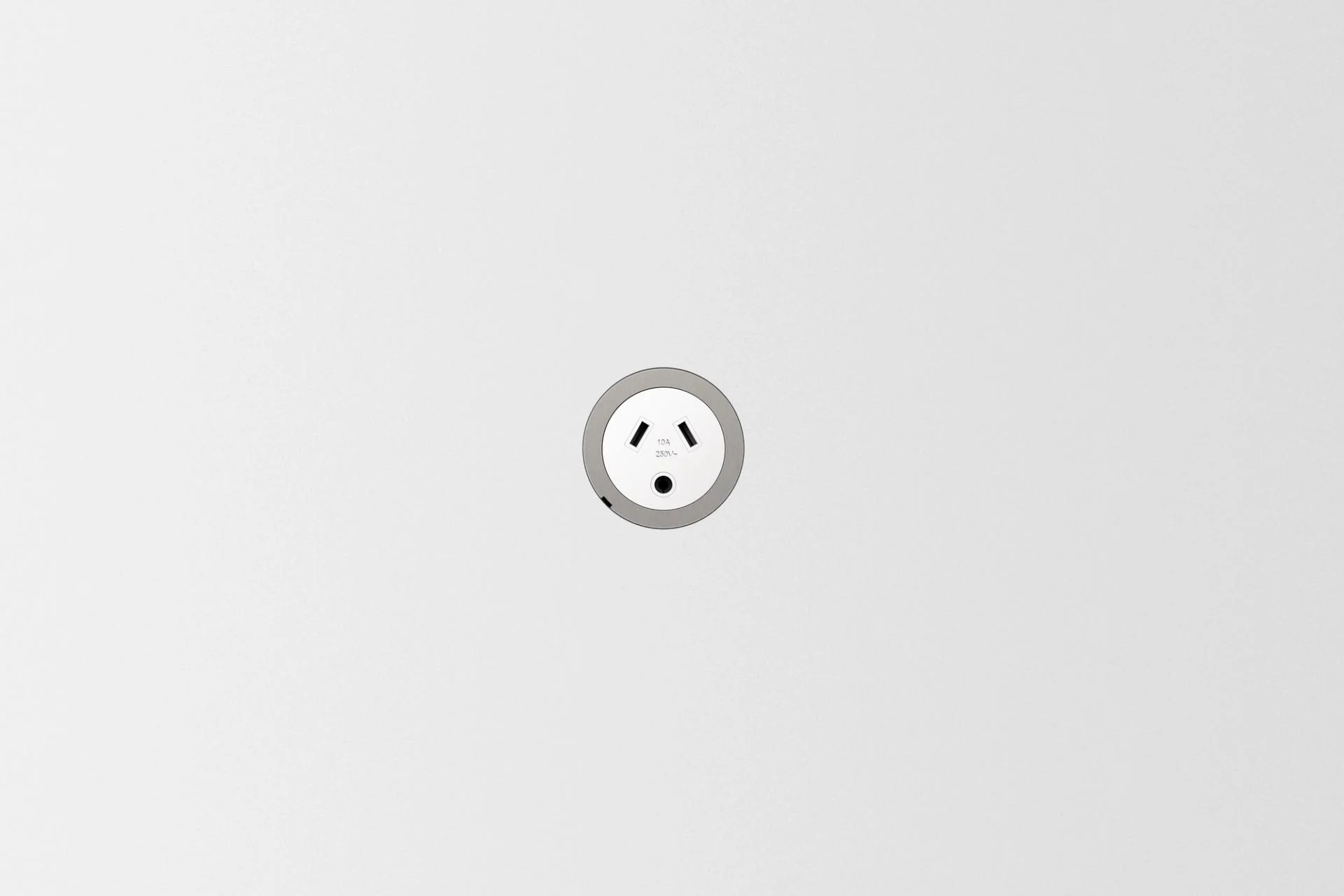 ZETR 48 Round White Single Outlet Round Pin Carbon Faceplate, Available in 7 Colours - Image 5