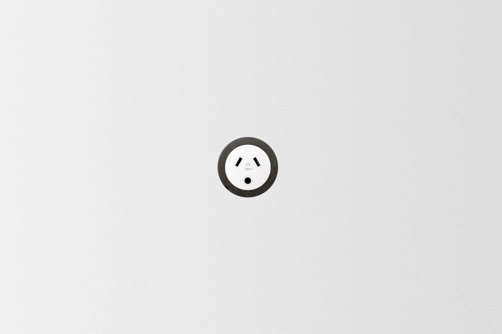 ZETR 48 Round White Single Outlet Round Pin Carbon Faceplate, Available in 7 Colours - Image 7